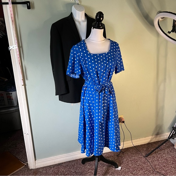 Belted blue with white poka dots dress, short sleeves knee length.19pp X 40L - Picture 7 of 11
